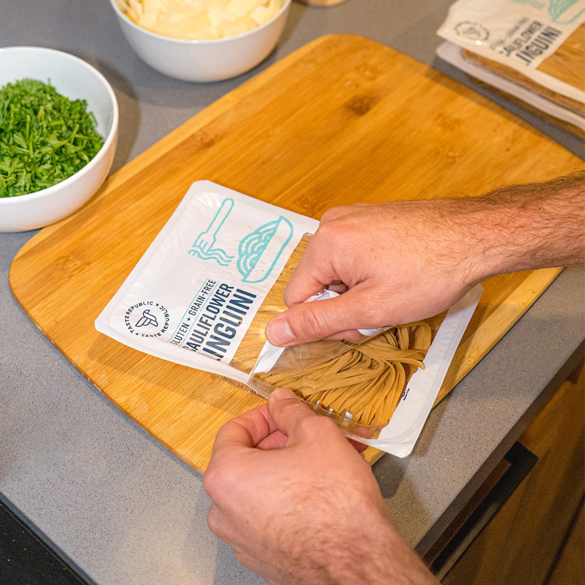 Gluten-Free Pasta Variety Pack | Cooks in 3 Min or Less | Spinach Fettuccine, Four Cheese Tortelloni, Red Lentil Fusilli, and Cauliflower Fresh Noodles | Taste Republic | Frozen, 9oz ea (Pack of 6)