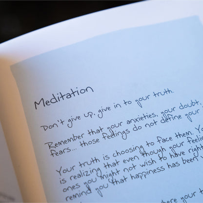 The New Mindset Journal: Catch Feelings For Yourself & Find Inner Peace - Guided Daily Self Care - Gratitude Journal - Mindfulness & Manifestation Prompts - New Mindset, Who Dis - Hardcover (60 Days)